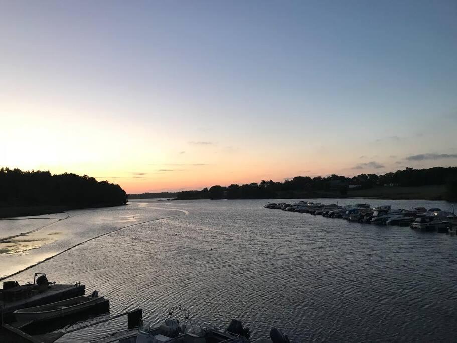 Tjodalyng - Ved Viksfjord - Sokkelleilighet Larvik Exterior foto